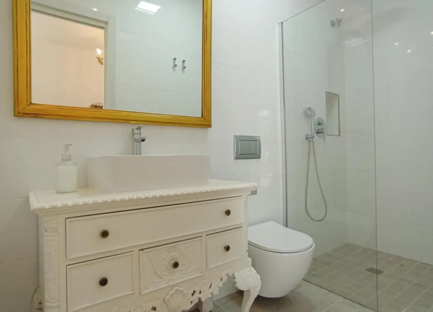 Habitaciones En Casa Miguel 발리타드벨레즈 홈스테이